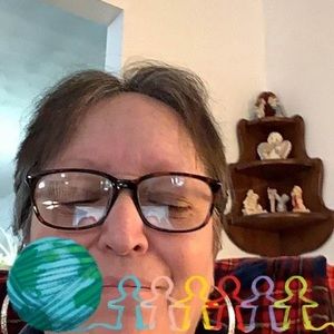 Meet your Posher, Maxine